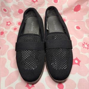 Sophia Taylor Black Knit Slip-On Loafers — Lightweight & Comfy size 7W